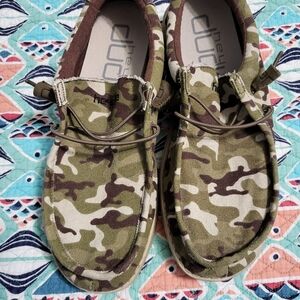 Camo American flag heydudes